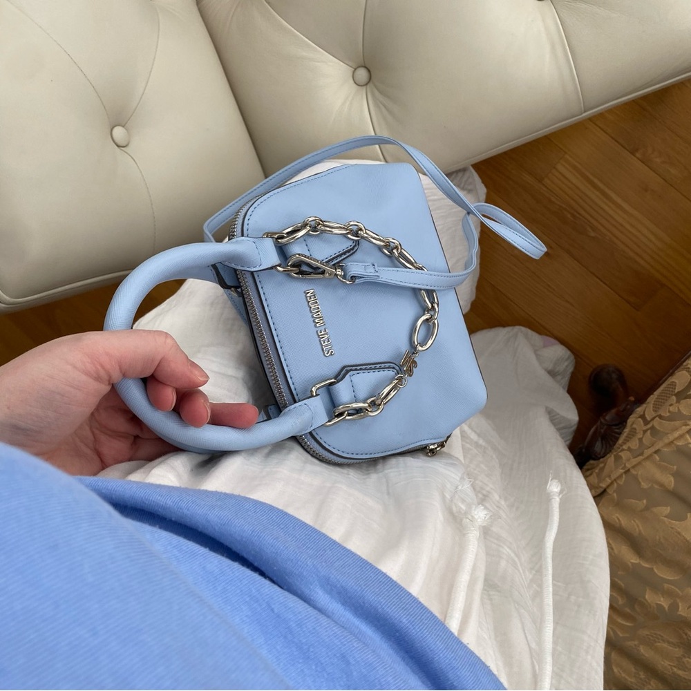 Steve Madden BFAITH Mini Crossbody Bag β Periwinkle Blue, Silver Chain, Like New - Picture 4 of 10